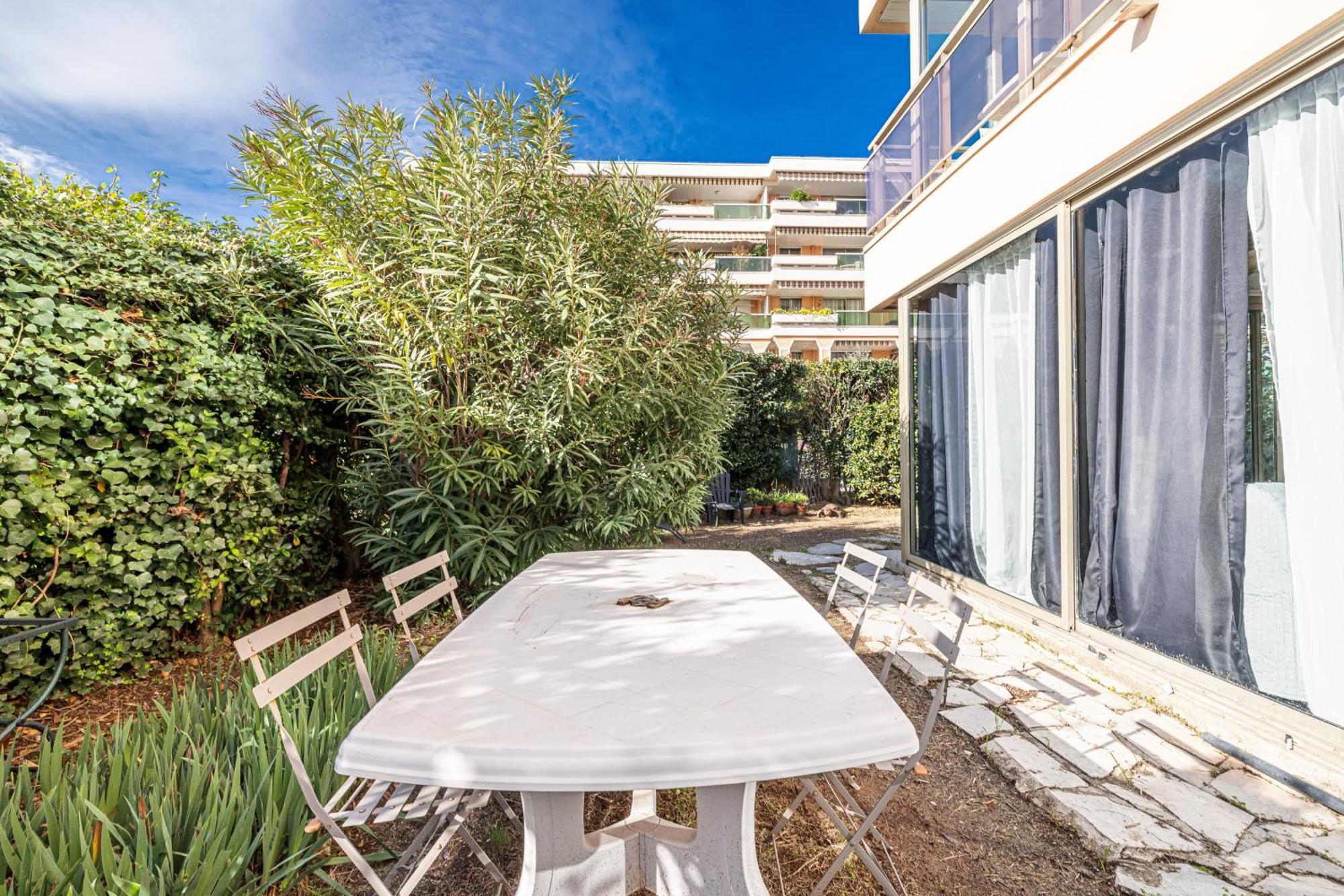 Le Globe Trotteur Apartment Saint-Laurent-du-Var Luaran gambar