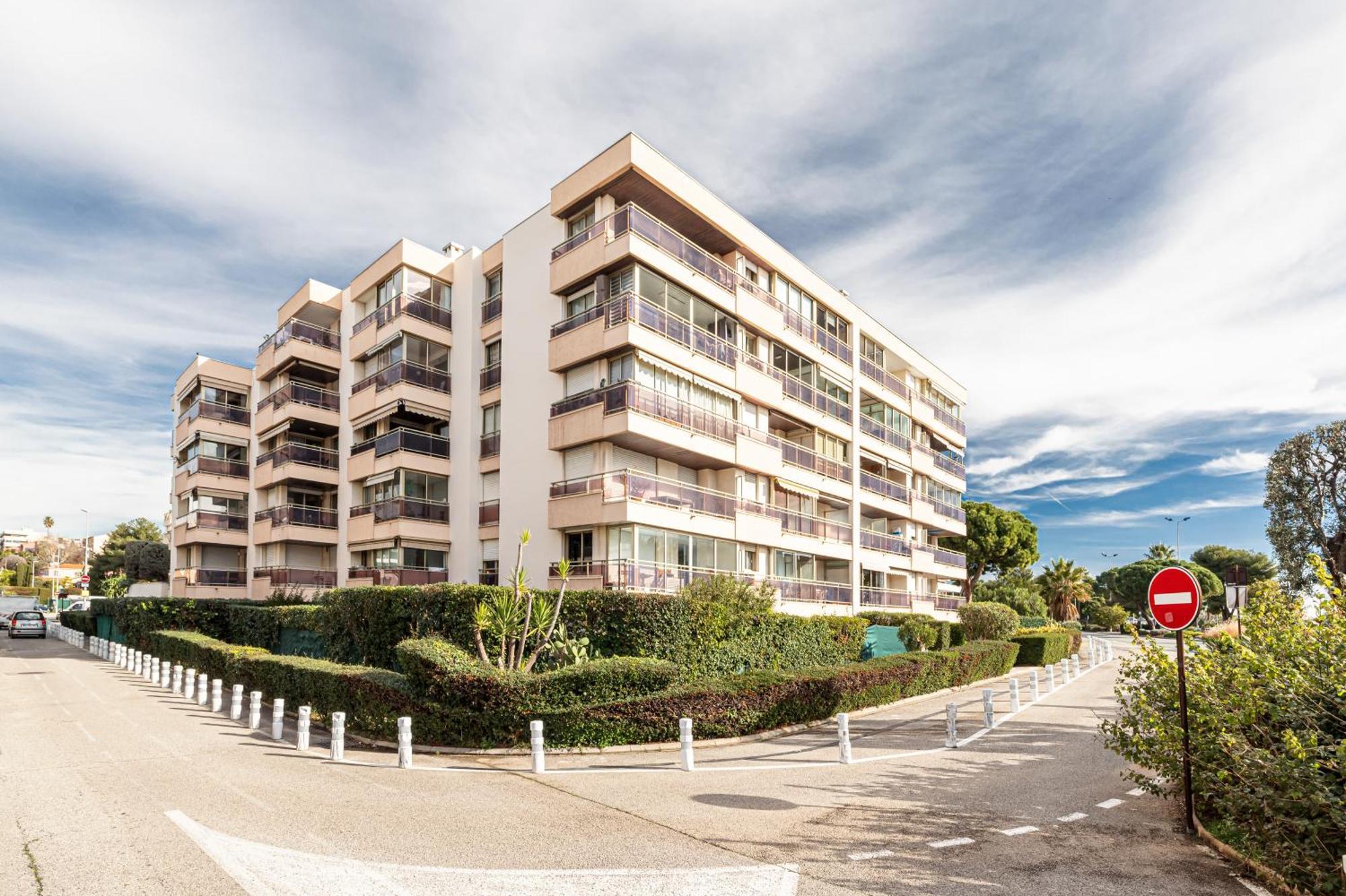 Le Globe Trotteur Apartment Saint-Laurent-du-Var Luaran gambar
